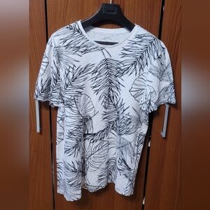 Urban heritage - (used) white t shirt with leaf design